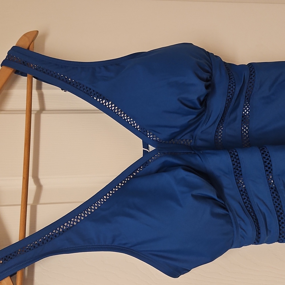 NWT Cupshe Plus Size Swimsuit - Picture 2 of 5